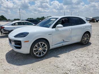  Salvage Porsche Cayenne